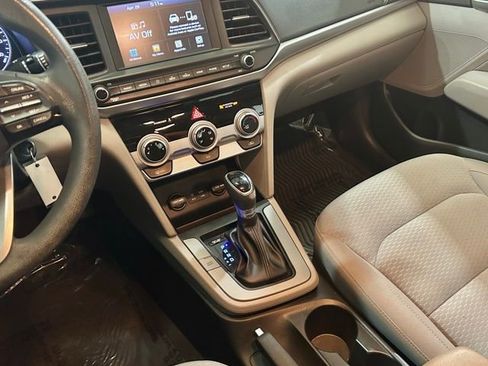 Used 2019 Hyundai Elantra SEL FWD image 26