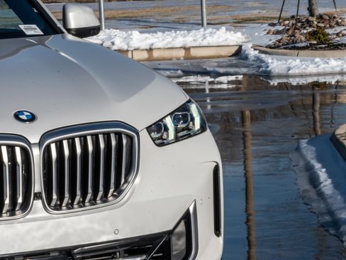 Certified 2025 BMW X5 xDrive40i image 5