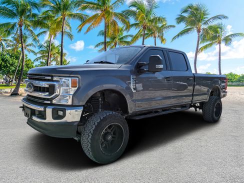 Used 2022 Ford F250 XLT w/ XLT Value Package AWD/4WD image 8