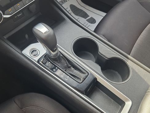 Used 2024 Nissan Altima 2.5 S FWD image 13