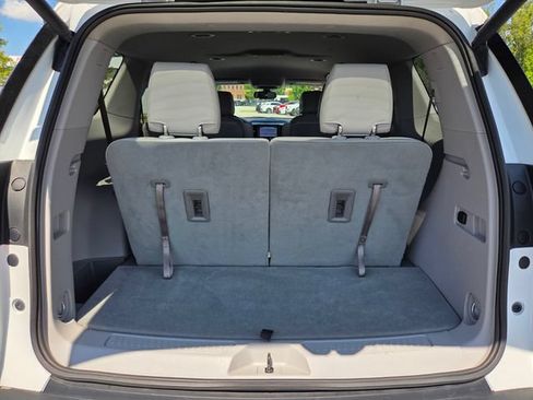 Used 2018 GMC Acadia SLT FWD image 17