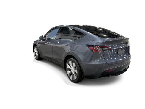 Certified 2023 Tesla Model Y Long Range AWD/4WD image 4