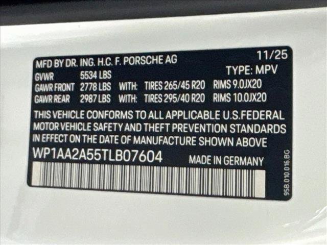 Certified 2026 Porsche Macan AWD/4WD image 27