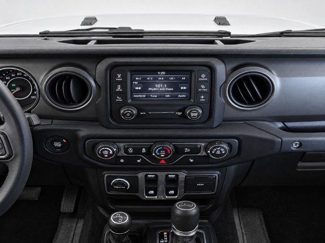 Used 2018 Jeep Wrangler Sport AWD/4WD image 15