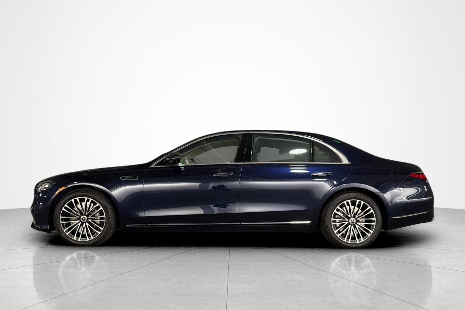 New 2027 Mercedes-Benz S 500 4MATIC image 2