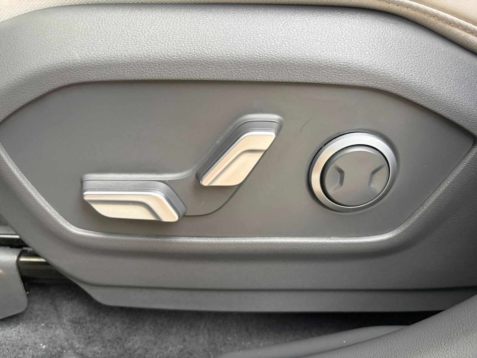 Used 2026 Hyundai Santa Fe SEL FWD image 21