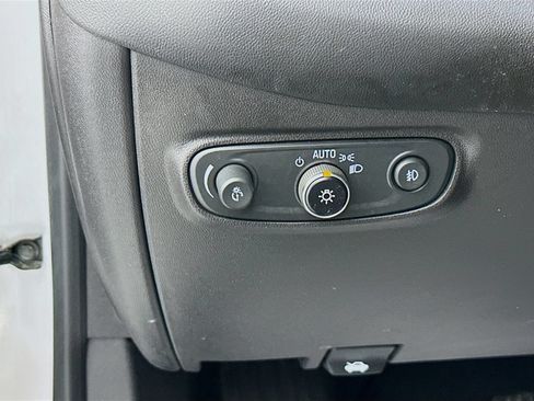 Used 2021 Chevrolet Equinox LT FWD image 10