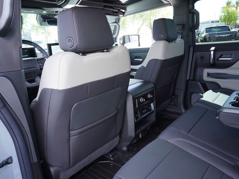 New 2026 GMC Hummer EV 4x4 Crew Cab image 10