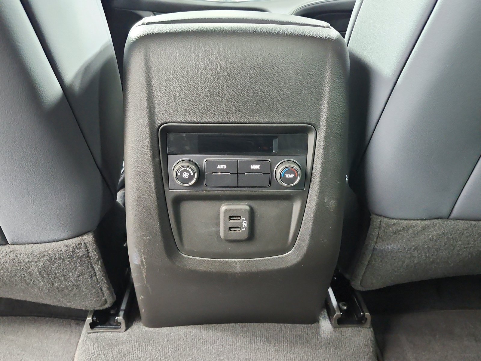 Used 2024 Buick Enclave Essence FWD image 37