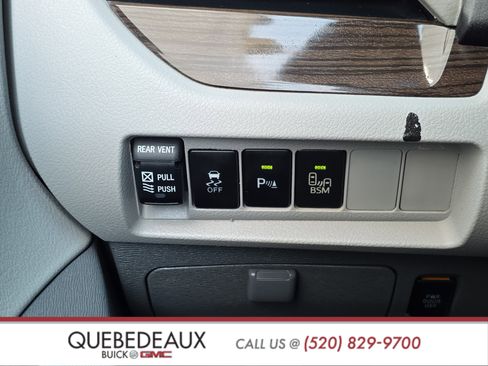 Used 2015 Toyota Sienna XLE w/ XLE Navigation Package FWD image 25