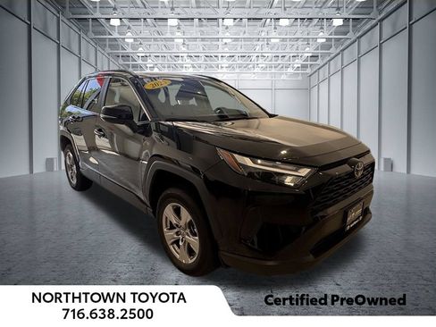 Used 2025 Toyota RAV4 XLE w/ Weather Package AWD/4WD image 27