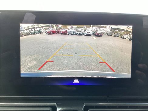 Used 2025 Chevrolet TrailBlazer LT AWD/4WD image 19