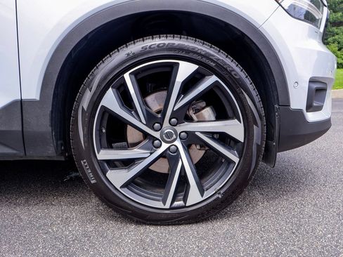 Used 2022 Volvo XC40 T5 R-Design w/ Advanced Package AWD/4WD image 19