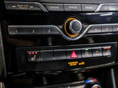 Used 2019 INFINITI QX30 Sport w/ Leather Package image 33