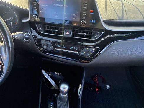 Used 2019 Toyota C-HR XLE FWD image 8