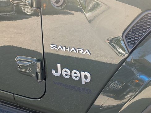 Used 2021 Jeep Wrangler Unlimited Sahara image 10