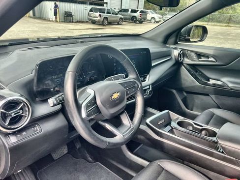 Certified 2025 Chevrolet Equinox LT w/ Convenience Package II FWD image 11