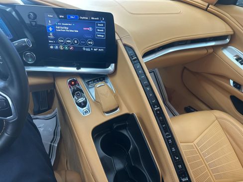 Used 2022 Chevrolet Corvette Stingray Premium Cpe w/ Z51 Performance Package RWD image 20