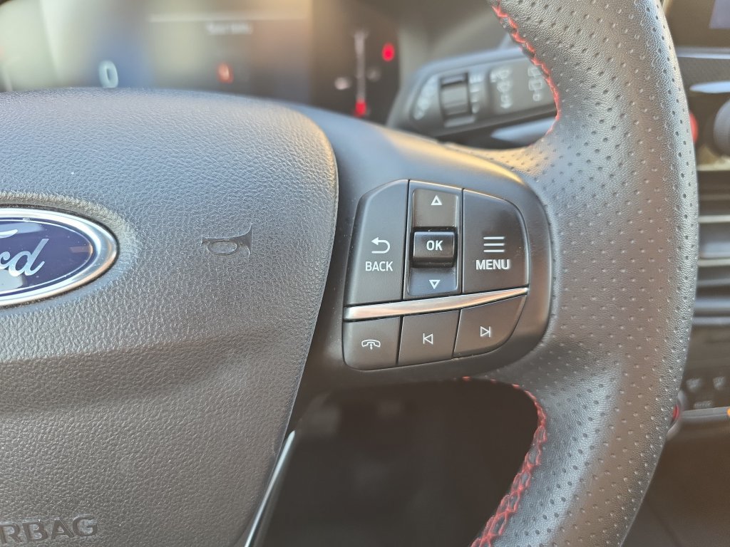 Used 2025 Ford Escape ST-Line FWD image 17