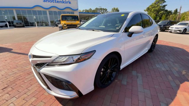 Used 2023 Toyota Camry XSE w/ Navigation Package FWD image 5