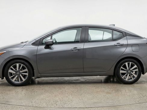 Used 2025 Nissan Versa SV image 5