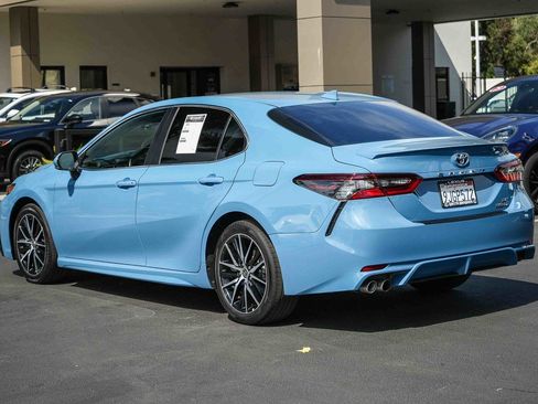 Used 2024 Toyota Camry SE w/ Cold Weather Package FWD image 4