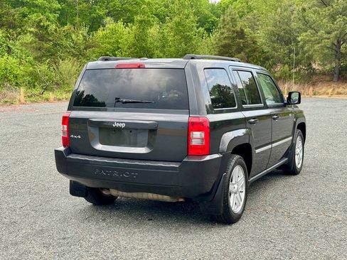 Used 2010 Jeep Patriot Latitude AWD/4WD image 7
