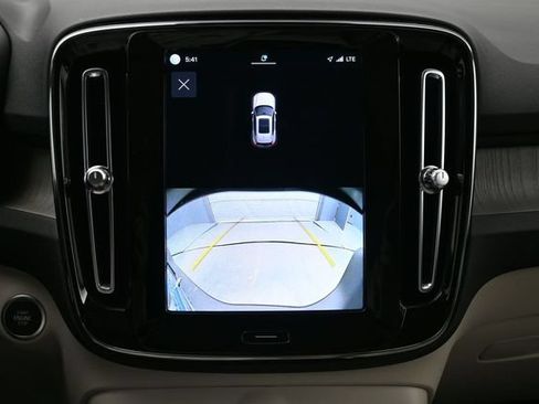 Used 2023 Volvo XC40 B4 Ultimate w/ Protection Package Premier FWD image 22