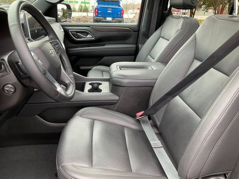 Certified 2024 Chevrolet Suburban Z71 w/ Luxury Package image 5