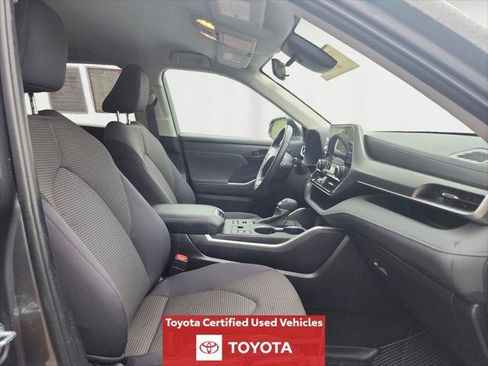 Certified 2024 Toyota Highlander LE AWD/4WD image 17