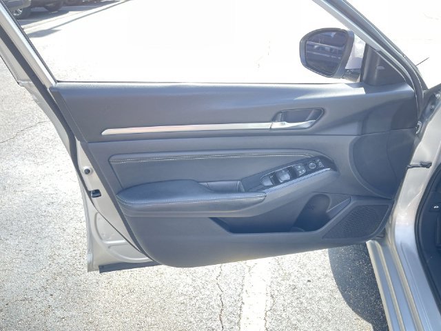 Used 2020 Nissan Altima 2.5 SV FWD image 22