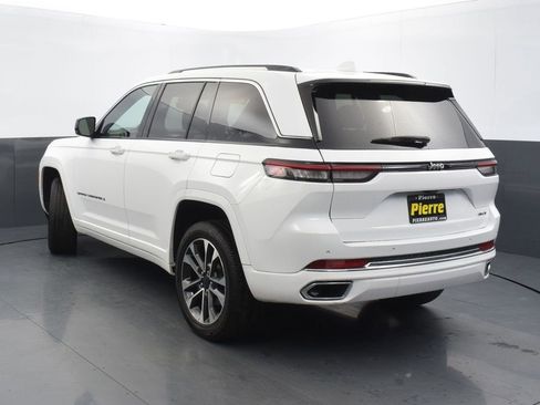 Used 2023 Jeep Grand Cherokee Overland image 2