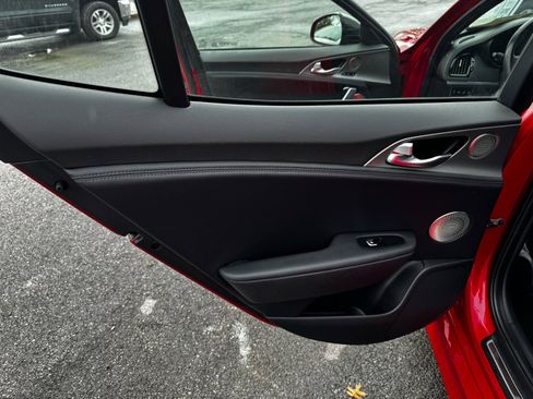 Used 2018 Kia Stinger GT1 image 18