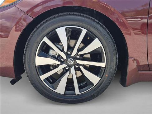 Used 2022 Nissan Sentra SV w/ SV Premium Package FWD image 22