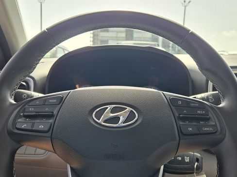 Used 2022 Hyundai Venue SEL FWD image 22