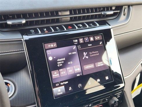 New 2025 Jeep Grand Cherokee Altitude image 17