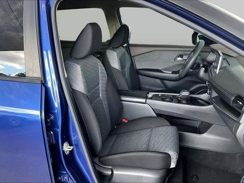 Certified 2023 Nissan Rogue SV FWD image 9