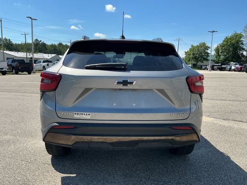Certified 2024 Chevrolet Trax ACTIV FWD image 3
