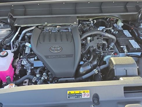 New 2026 Toyota Highlander XLE image 32