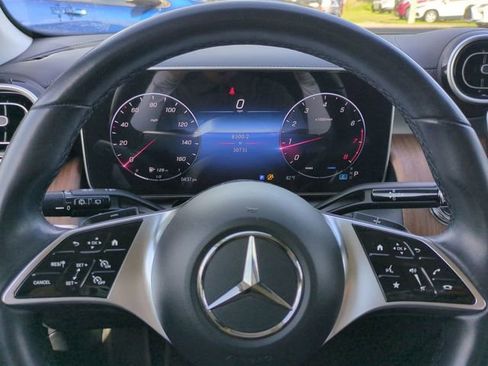 Used 2024 Mercedes-Benz GLC 300 image 29