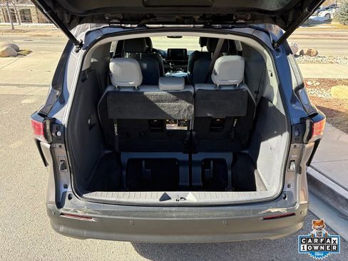 Used 2021 Toyota Sienna XLE image 8