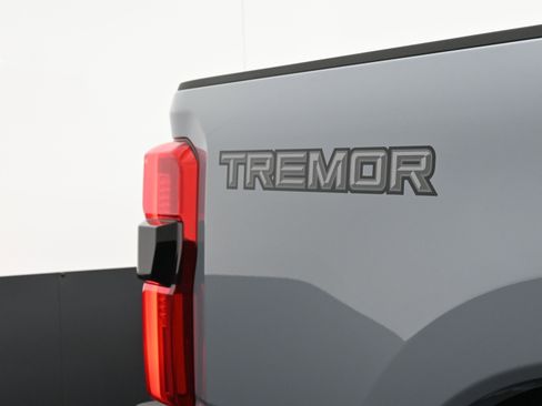 Used 2025 Ford F250 Platinum w/ Tremor Off-Road Package image 48