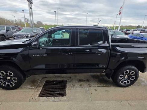 Used 2024 Chevrolet Colorado LT w/ LT Convenience Package III image 2