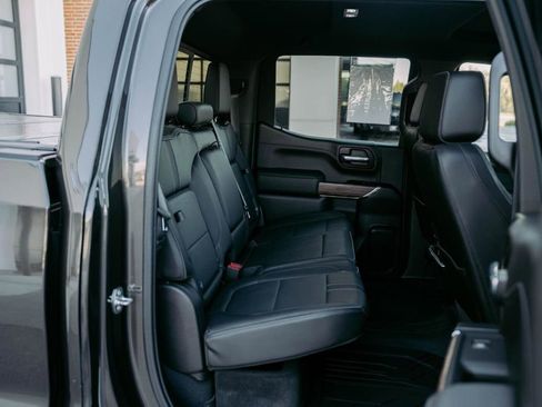 Used 2021 Chevrolet Silverado 1500 High Country w/ Technology Package image 11