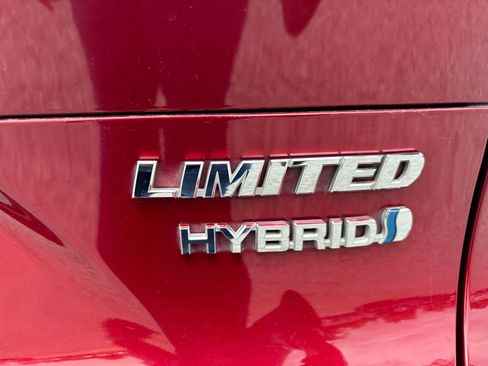 Used 2021 Toyota Venza Limited AWD/4WD image 13