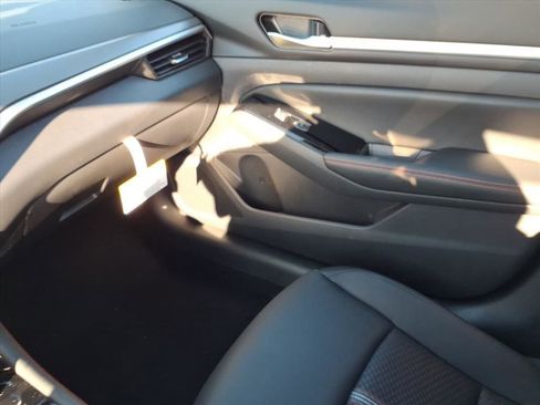New 2025 Nissan Altima 2.5 SR image 23