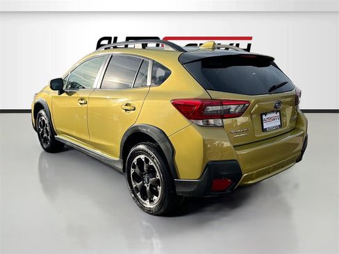 Used 2023 Subaru Crosstrek 2.0i Premium image 5