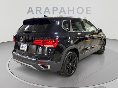 Used 2023 Volkswagen Taos SE w/ Black Wheel Package AWD/4WD image 5