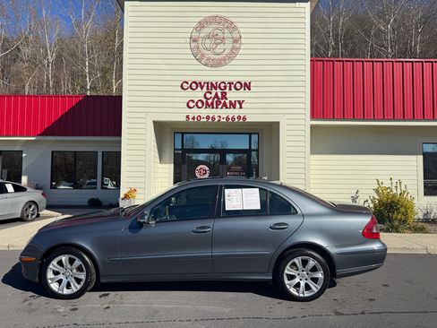 Used 2009 Mercedes-Benz E 350 4MATIC Sedan image 3