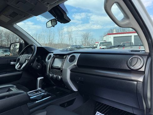 Used 2018 Toyota Tundra SR5 image 19